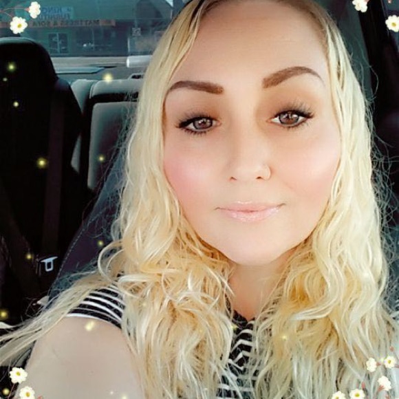 Meet your Posher, Cherese - Picture 2 of 7